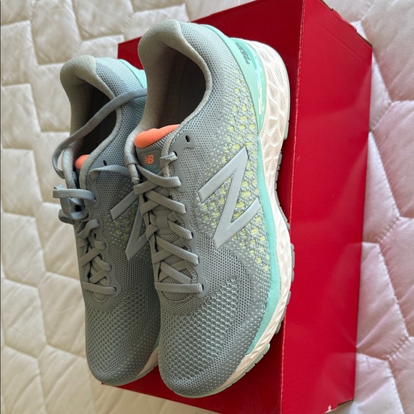 New Balance Women's Mint and Gray Athletic Shoes - Picture 3 of 6